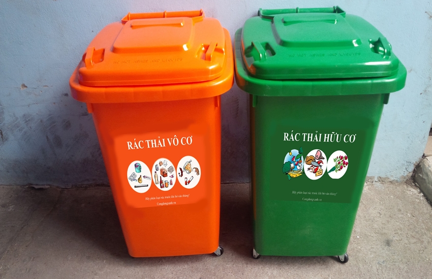 Tại Vinhomes Smart City, tại các phòng gom rác đều chứa 2 thùng rác để cư dân phân loại trước khi mang đi xử lý